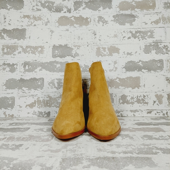 NEW Bp. Brynne Tan Faux Leather Block Heel Pointy Toe Ankle Boots D681 - Picture 3 of 11